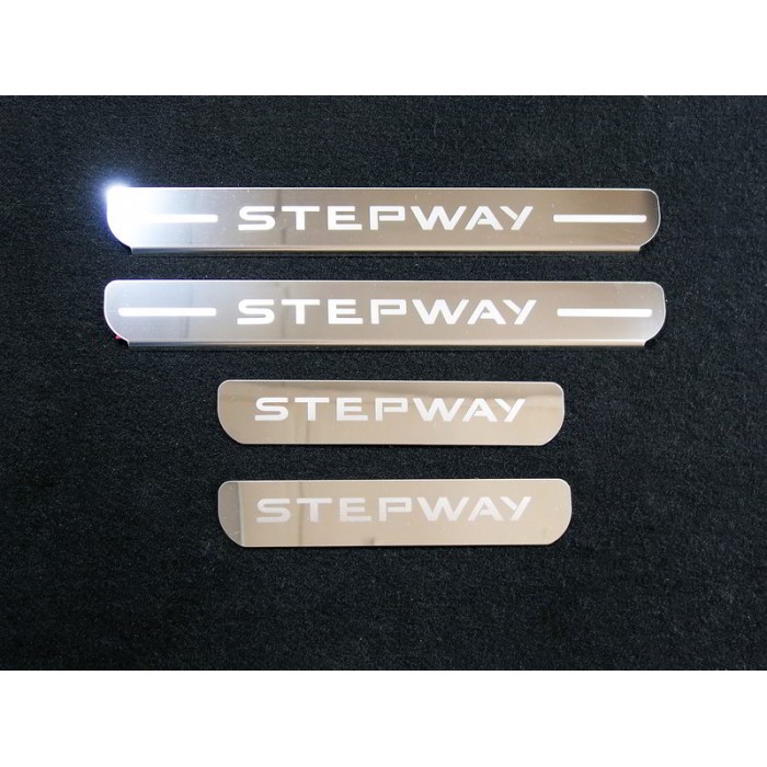 Накладки на пороги зеркальный лист надпись Stepway 4 штуки для Renault Sandero Stepway 2018-2023 артикул RENSANST18-05