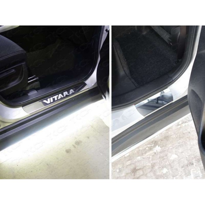Накладки на пороги зеркальный лист надпись Vitara для Suzuki Vitara 2015-2023 артикул SUZVIT15-16