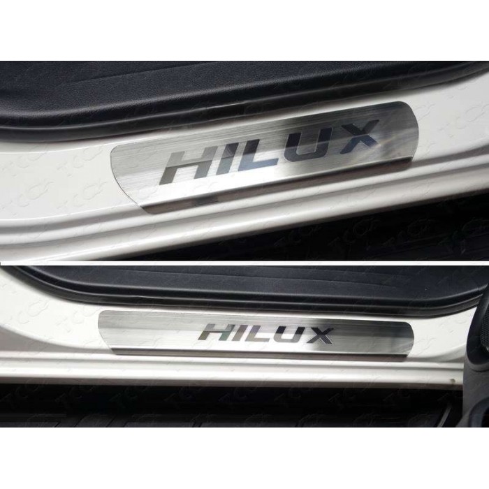 Накладки на пороги с надписью Hilux шлифованный лист для Toyota Hilux/Hilux Black Onyx 2015-2023 артикул TOYHILUX15-33