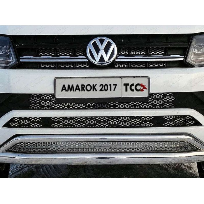 Накладка решётки радиатора нижняя без парктроников лист для Volkswagen Amarok 2016-2023 артикул VWAMAR17-03