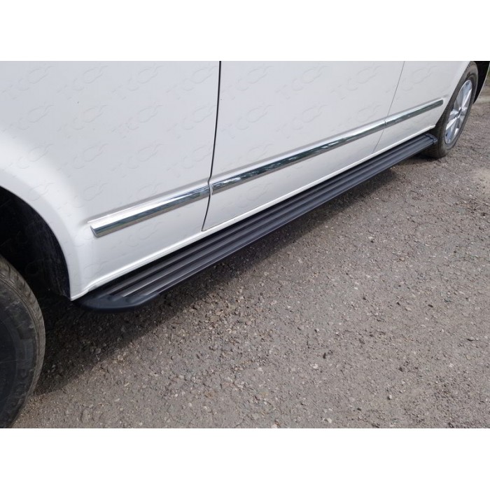 Пороги алюминиевые Slim Line Black для Volkswagen Transporter T6 2015-2023 артикул VWTRANS17-20B