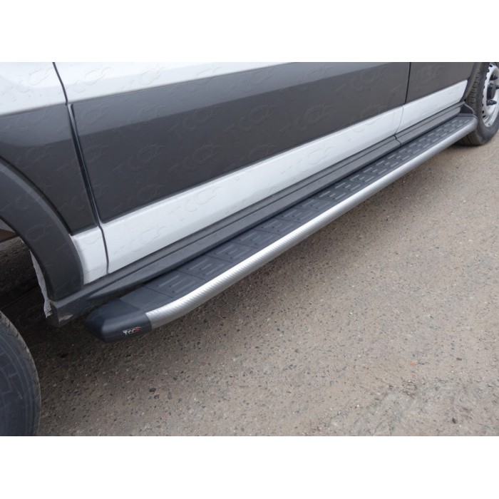 Порог алюминиевый ТСС с накладкой левый серый 2220 мм для Ford Transit FWD L2 2014-2023 артикул FORTRAN16-18GR