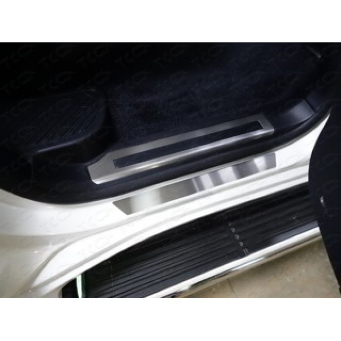 Накладки на пороги шлифованный лист для Toyota Land Cruiser 200 2015-2023 артикул TOYLC20015-19