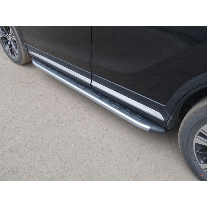 Пороги алюминиевые с накладкой ТСС серебристые для Mitsubishi Eclipse Cross 2018-2023 артикул MITECLCR18-26SL