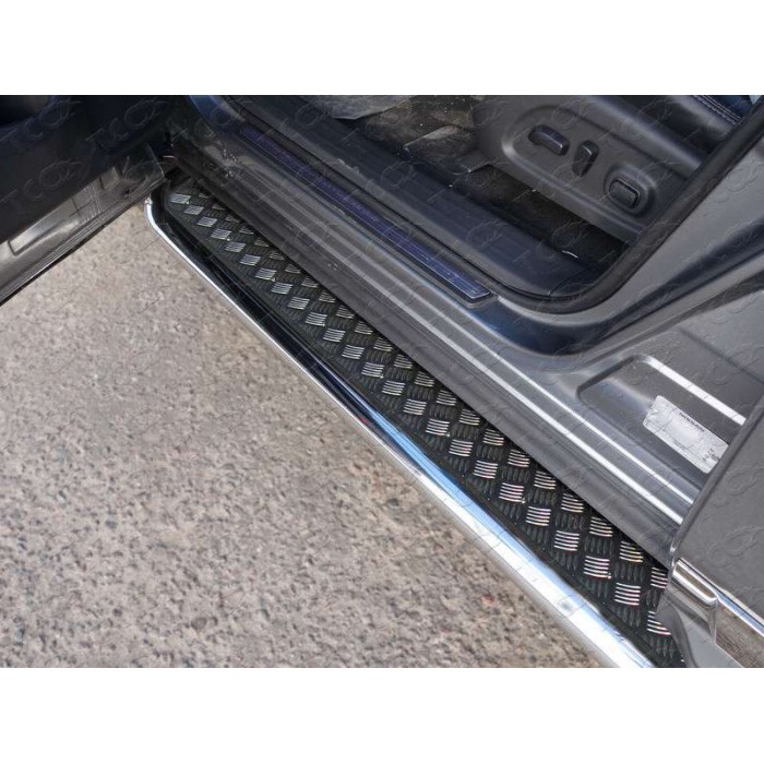 Пороги с площадкой алюминиевый лист 60 мм для Nissan Pathfinder 2014-2020 артикул NISPAT14-13
