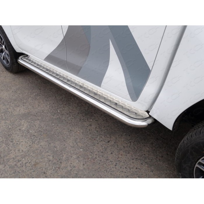 Пороги с площадкой алюминиевый лист 60 мм для Toyota Hilux/Hilux Black Onyx 2015-2023 артикул TOYHILUX15-09