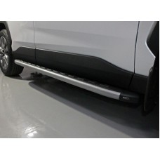 Пороги алюминиевые ТСС с накладкой серебристые для Toyota RAV4 2019-2023