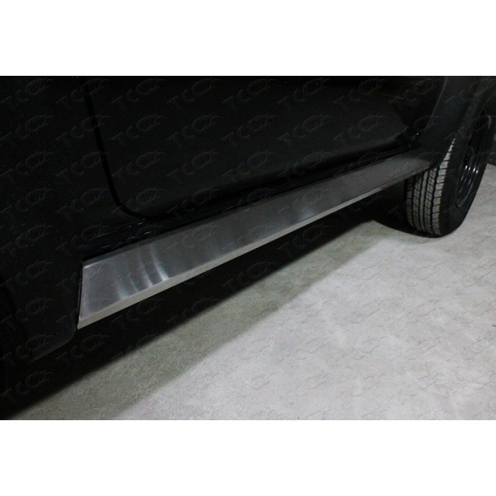 Накладки на пластиковый внешний порог лист шлифованный 2 шт для Suzuki Jimny 2019-2023 артикул SUZJIM19-06