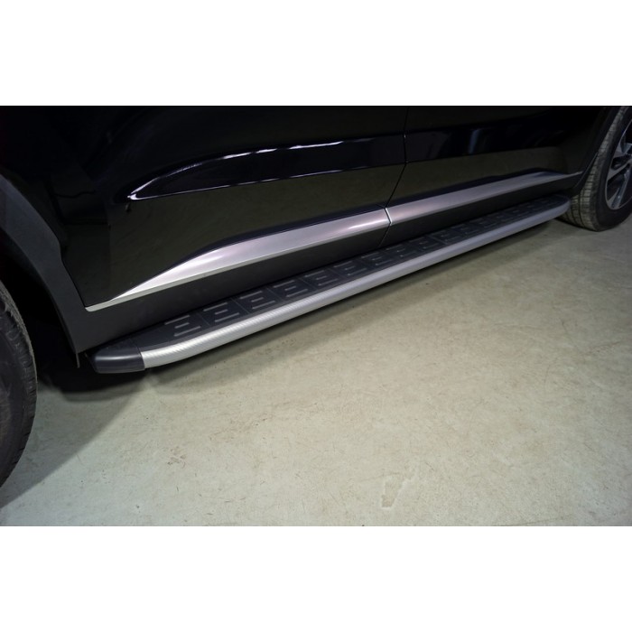 Пороги алюминиевые ТСС с накладкой серебристые для Hyundai Palisade 2020-2023 артикул HYUNPAL21-18SL