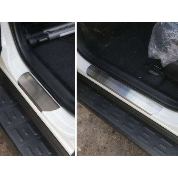 Накладки на пороги шлифованный лист  для Toyota RAV4 2015-2019 артикул TOYRAV15-03