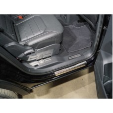 Накладки на пластиковые пороги задние лист зеркальный лотип VW 4 шт для Volkswagen Teramont 2018-2023