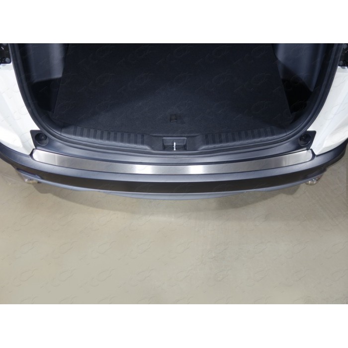 Накладка на задний бампер лист шлифованный для Honda CR-V 2017-2023 артикул HONCRV17-10