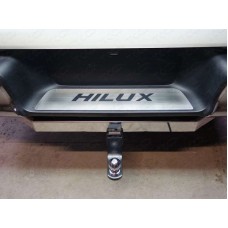 Накладка на задний бампер с надписью Hilux шлифованный лист для Toyota Hilux/Hilux Black Onyx 2015-2023