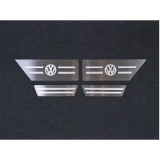 Накладки на пластиковые пороги задние лист шлифованный лотип VW 4 шт для Volkswagen Teramont 2018-2023
