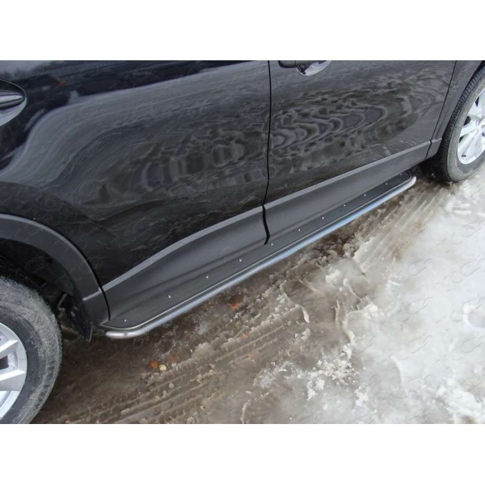 Пороги с площадкой нержавеющий лист 42 мм для Mazda CX-5 2011-2015 артикул MAZCX512-11