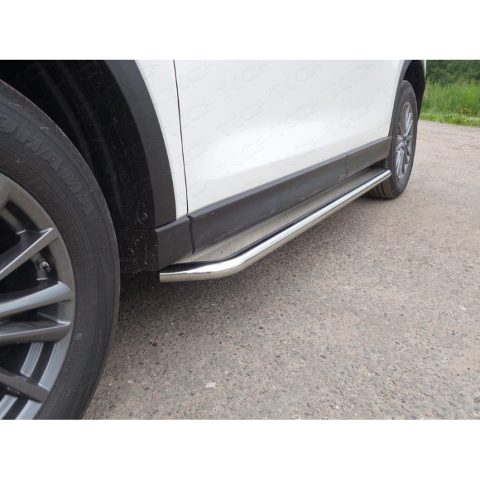 Пороги с площадкой нержавеющий лист 60 мм для Mazda CX-5 2018-2023 артикул MAZCX517-22