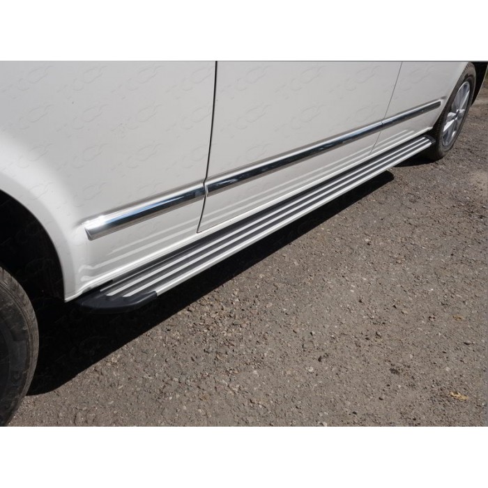 Пороги алюминиевые Slim Line Silver для Volkswagen Multivan T6 Long 2015-2024 артикул VWMULT15LONG-35S