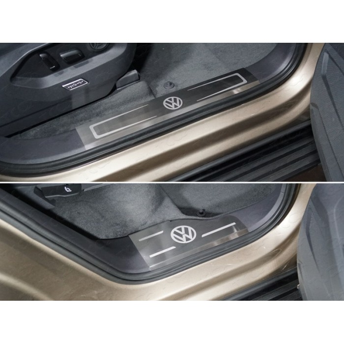 Накладки на пластиковые пороги лист шлифованные логотип VW 4 шт для Volkswagen Touareg 2018-2023 артикул VWTOUAR18-12
