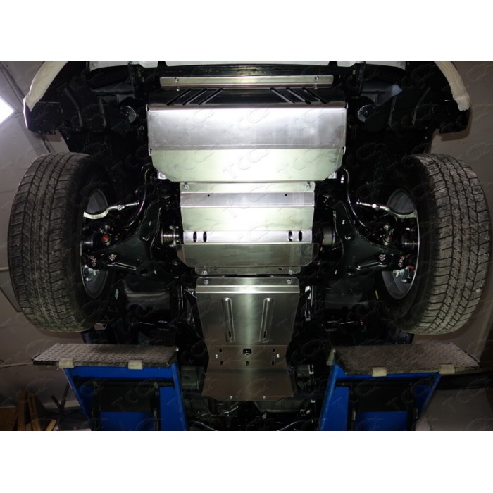 Защита радиатора ТСС алюминий 4 мм для Mitsubishi L200/Pajero Sport/Fiat Fullback 2015-2019 артикул ZKTCC00154