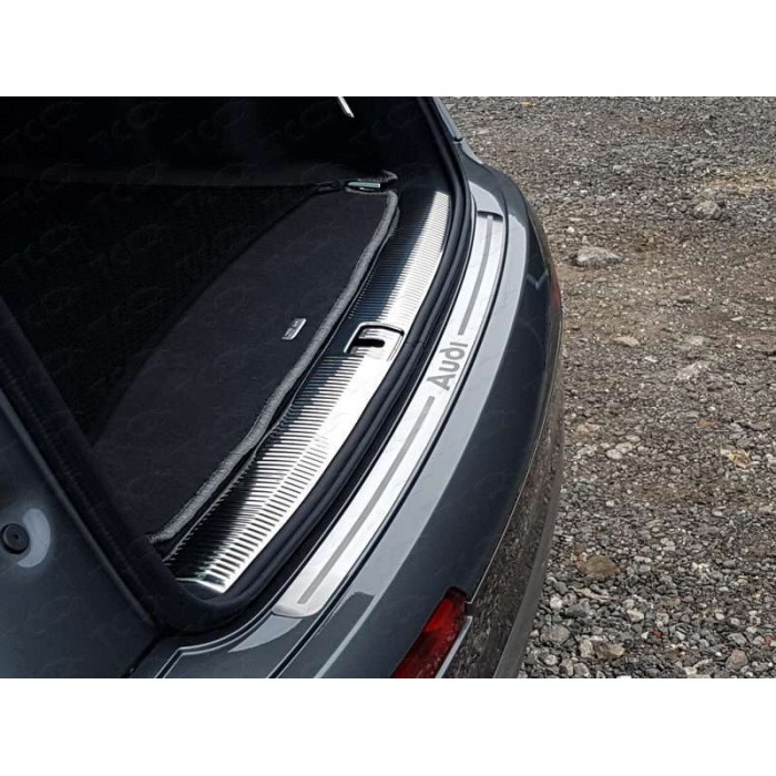 Накладка на задний бампер шлифованный лист надпись Audi для Audi Q7 2015-2023 артикул AUDIQ715-07