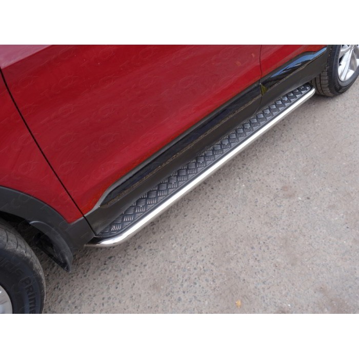 Пороги с площадкой алюминиевый лист 42 мм для Hyundai Santa Fe 2018-2020 артикул HYUNSF18-18