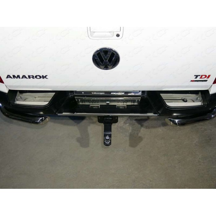 Накладка на задний бампер зеркальный лист для Volkswagen Amarok 2016-2023 артикул VWAMAR17-47