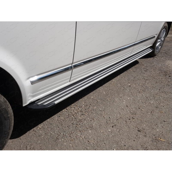 Пороги алюминиевые Slim Line Silver для Volkswagen Caravelle T6 2015-2023 артикул VWCARAV17-38S