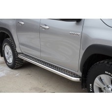 Пороги с площадкой алюминиевый лист 53 мм для Toyota Hilux 2015-2020