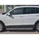 Пороги с площадкой алюминиевый лист 42 мм, вариант 2 для Volkswagen Tiguan 2020-2024
