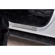 Накладки на пороги Russtal шлифованные с надписью для Toyota Fortuner 2017-2024