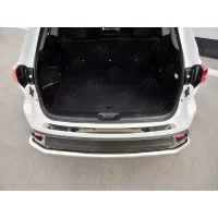 Накладка на задний бампер зеркальный лист для Toyota Highlander 2017-2019