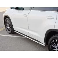 Пороги труба овальная с проступью 75х42 мм для Toyota Highlander 2017-2019