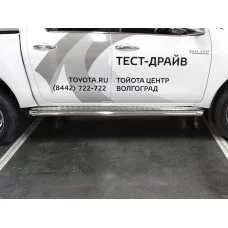Пороги с площадкой алюминиевый лист 60 мм для Toyota Fortuner 2017-2024