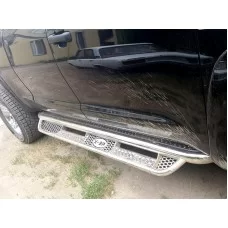 Пороги с площадкой нержавеющий лист фигурные 76-43 мм  для Toyota Tundra 2014-2024