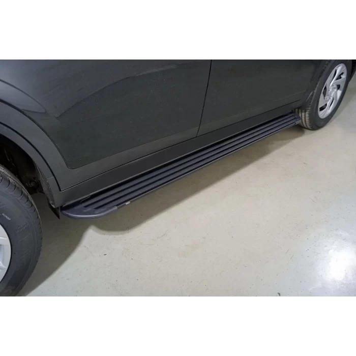 Пороги алюминиевые Slim Line Black 1820 мм для Haval Dargo 2022-2024