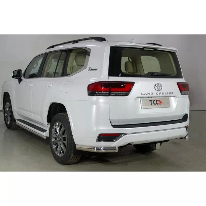 Защита заднего бампера овальная уголки 75х42 мм для Toyota Land Cruiser 300 2021-2024