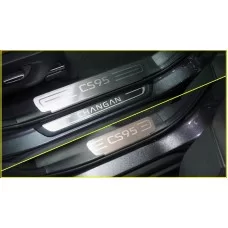 Накладки на пластиковые пороги шлифованные с логотипом 4 шт на 4WD 2.0L для Changan CS95 2023-2024