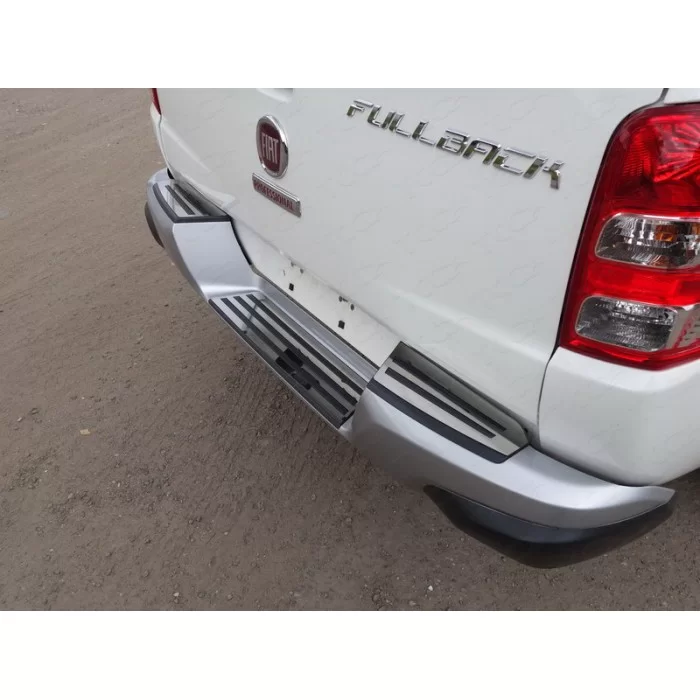 Накладки на задний бампер зеркальный лист 3 штуки для Fiat Fullback 2016-2020 артикул FIAFUL16-37